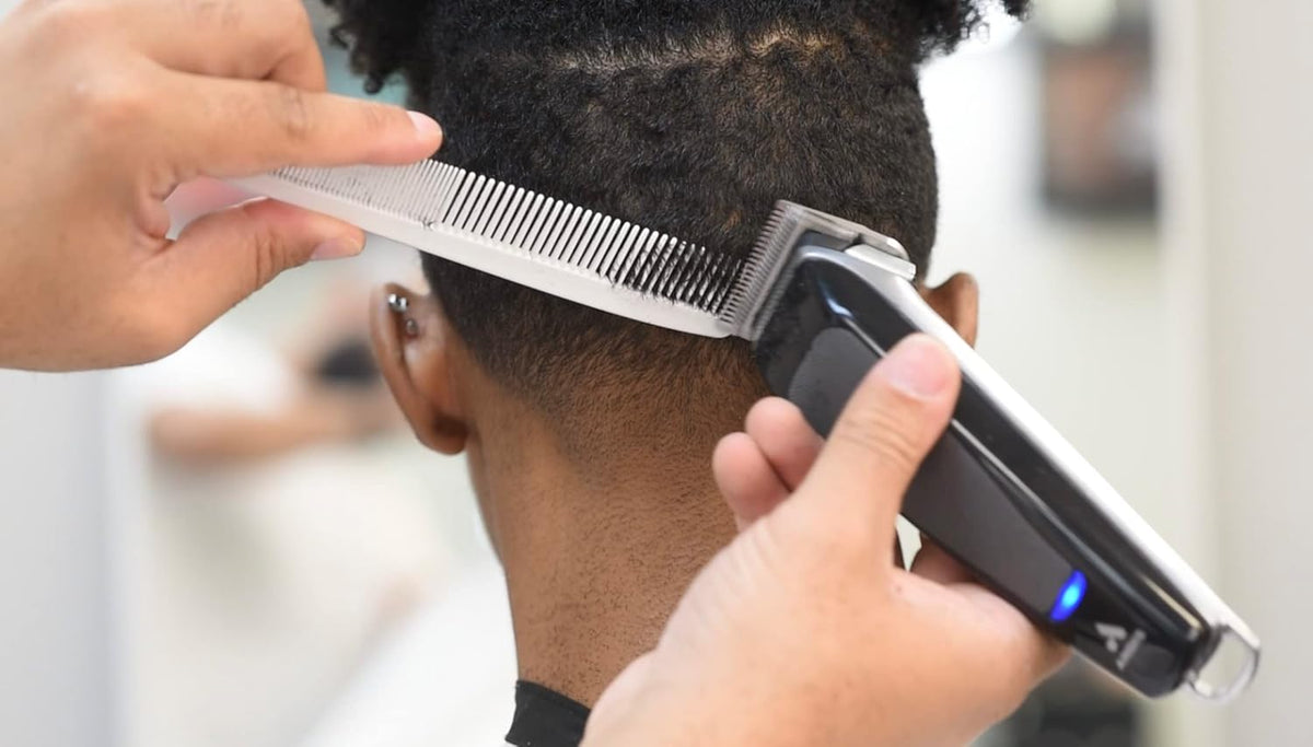 Andis Revite Fade Clipper – Black, 00000 Ultra-Close Blade, Cordless